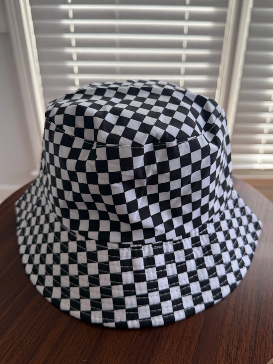 Accessories - Black& White Checkerboard Bucket Hat! 🖤🤍